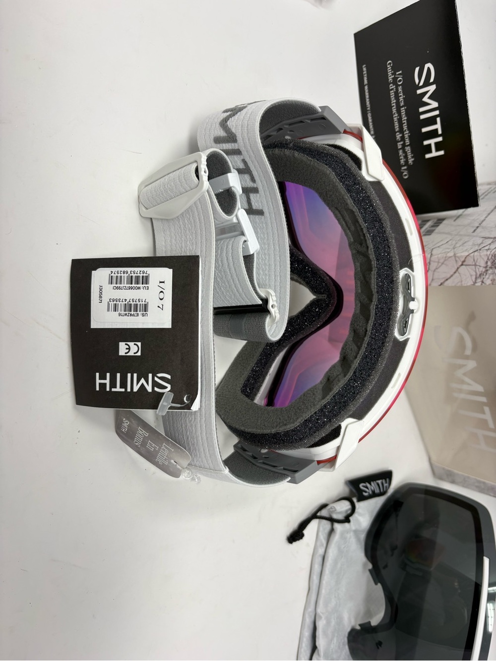 Smith I/O 7 Ski Snowboard Goggles White Photochromic Red + Blackout Lens - Picture 5 of 7